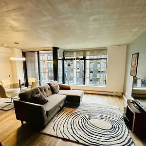 Downtown Luxe Apartment